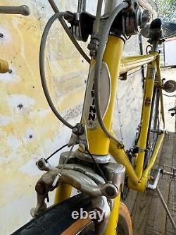 Vintage 1971-72 Schwinn CONTINENTAL 10 speed bicycle ORIGINAL Yellow 27