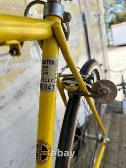 Vintage 1971-72 Schwinn CONTINENTAL 10 speed bicycle ORIGINAL Yellow 27