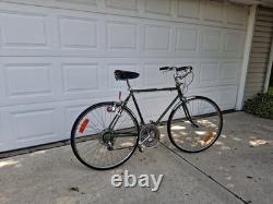 Vintage 1972 Schwin 10 Speed Varsity Model Bicycle. Very Smooth Ride. 21 Frame