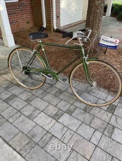 Vintage 1972 Schwinn Suburban Campus Green Classic Chicago Bike