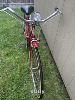 Vintage 1972 Schwinn Suburban Woman's Bicycle 27 10 Speed Red Vintage 1972 Schwinn Suburban Woman's Bicycle 27 10 Speed Red