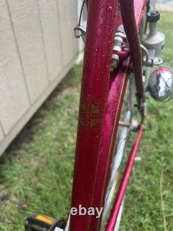 Vintage 1972 Schwinn Suburban Woman's Bicycle 27 10 Speed Red