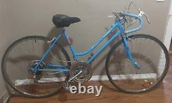 Vintage 1973 Schwinn Varsity Ladies 10 Speed Bike Blue All Original