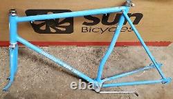 Vintage 1974 Opaque Blue Tall Frame Curved Seat Tube Sprint Frame Fork Ten Speed