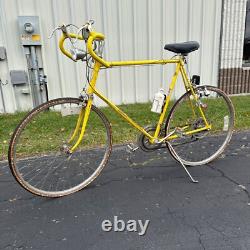 Vintage 1975 Schwinn Continental Men's Bicycle Yellow