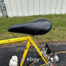 Vintage 1975 Schwinn Continental Men's Bicycle Yellow