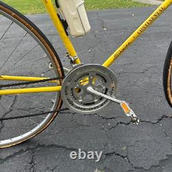 Vintage 1975 Schwinn Continental Men's Bicycle Yellow