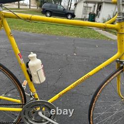 Vintage 1975 Schwinn Continental Men's Bicycle Yellow