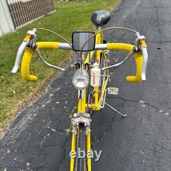 Vintage 1975 Schwinn Continental Men's Bicycle Yellow