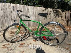 Vintage 1975 Scwhinn Collegiate Bicycle, 5 speed, green, 17 inch frame