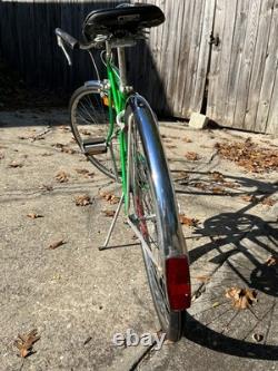 Vintage 1975 Scwhinn Collegiate Bicycle, 5 speed, green, 17 inch frame