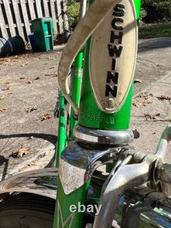 Vintage 1975 Scwhinn Collegiate Bicycle, 5 speed, green, 17 inch frame