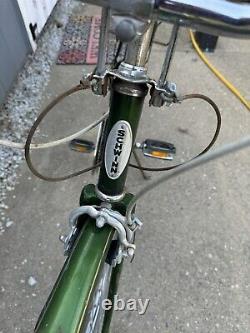 Vintage 1976 Schwinn Suburban Bike with Child Seat New Tubes/Redone Seat Green