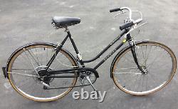 Vintage 1976 Schwinn Suburban Womens Bicycle 5 Speed Black NICE