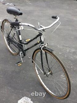 Vintage 1976 Schwinn Suburban Womens Bicycle 5 Speed Black NICE