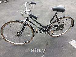 Vintage 1976 Schwinn Suburban Womens Bicycle 5 Speed Black NICE