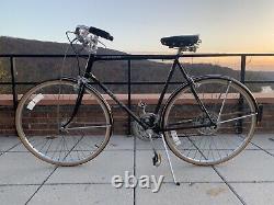 Vintage 1977 Schwinn Made In Chicago 10 Speed Suburban Bike