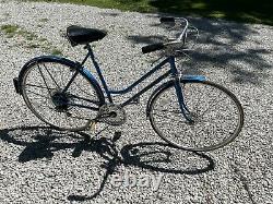 Vintage 1979 Blue Schwinn Suburban Women's 5 Speed Bicycle