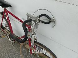 Vintage 1979 Schwinn Traveler Touring Road Bike 23½ Lugged Frame 10 SPD