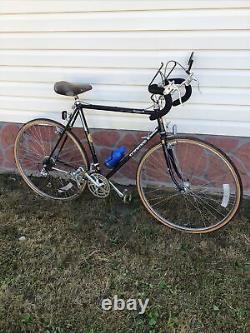 Vintage 1980's Blue Schwinn Voyageur SP Touring 27 18 Speed