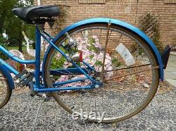 Vintage 1980's Women's Schwinn World Tourist Bicycle 17 Frame Blue