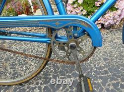 Vintage 1980's Women's Schwinn World Tourist Bicycle 17 Frame Blue