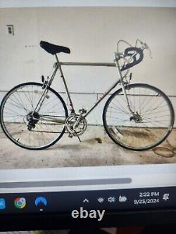 Vintage 1980s Schwinn Le Tour Men's Bike. Large Silver Frame