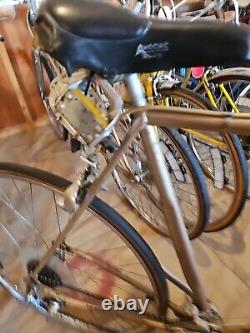 Vintage 1981 Huffy 27 Mens AEROWIND 10 SPEED Road Bike Murray Columbia Schwinn