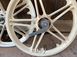 Vintage 20 Red Stone BMX Bike Mag Wheels Sun Tour Schwinn Predator Redline