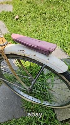 Vintage 26 Schwinn Deluxe Cruiser. Original Chicago Schwinn 1962 Vintage 26 Schwinn Deluxe Cruiser. Original Chicago Schwinn 1962