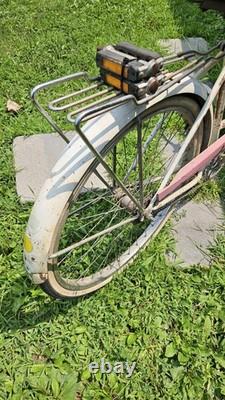 Vintage 26 Schwinn Deluxe Cruiser. Original Chicago Schwinn 1962