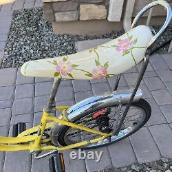 Vintage 70s Schwinn Stingray Fair Lady Banana Seat Bicycle Bike Chicago Yellow