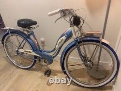 Vintage Bicycle 1952 Schwinn Hornet post war cruiser, refurbished 3-speed