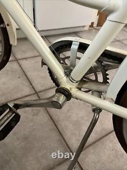 Vintage Ladies Schwinn Breeze Speed Bike White/Cream Color #GM817276 Built 7/76