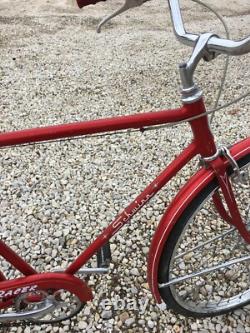 Vintage Mid Century Schwinn Racer Mens Bicycle 27in Red