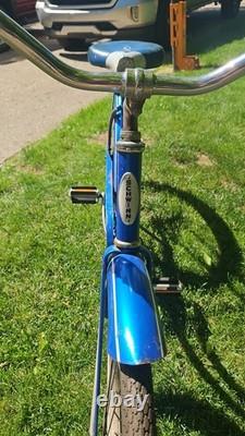 Vintage SCHWINN Hollywood Bicycle Vintage SCHWINN Hollywood Bicycle