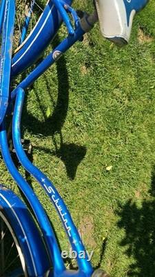 Vintage SCHWINN Hollywood Bicycle