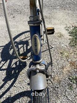 Vintage SCHWINN STINGRAY FAIR LADY BICYCLE- Blue