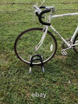 Vintage SCHWINN WORLD Road Bike Steel 58cm Suntour 10 Speed Touring 27