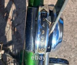 Vintage Schwinn 5 speed Stingray bicycle from 1967