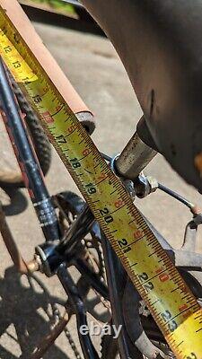 Vintage Schwinn Aerostar Block Rocket BMX Bike Bicycle in Black and Red 1990s