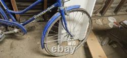 Vintage Schwinn Collegiate Women's 3-Speed Bicycle Blue / Blue Fenders
