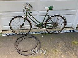 Vintage Schwinn Collegiate Women's 5 Speed Green