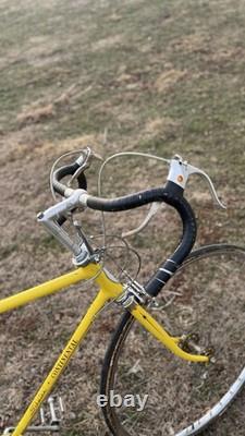 Vintage Schwinn Continental Road Bike Yellow 10-Speed 27 Chicago USA