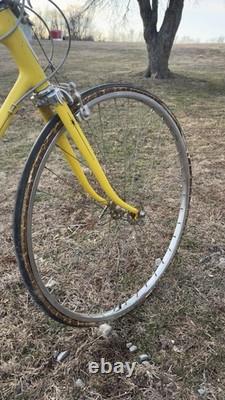 Vintage Schwinn Continental Road Bike Yellow 10-Speed 27 Chicago USA