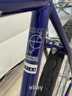 Vintage Schwinn Cruiser Supreme 26 inch Wheel Men's Bicycle Bike Color BLUE
