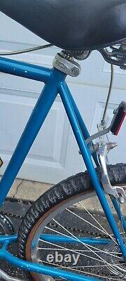 Vintage Schwinn Cruiser Supreme 26 inch wheel mens bike blue