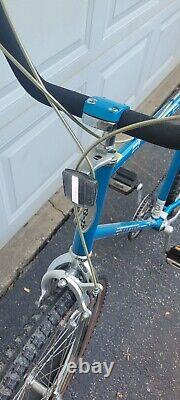 Vintage Schwinn Cruiser Supreme 26 inch wheel mens bike blue