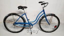 Vintage Schwinn Deluxe Hollywood Women's Single Speed Sky Blue 1967 Rider