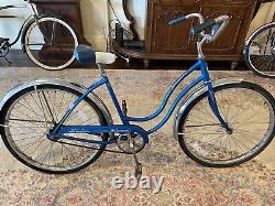 Vintage Schwinn Hollywood Ladies 26 Bicycle 1980